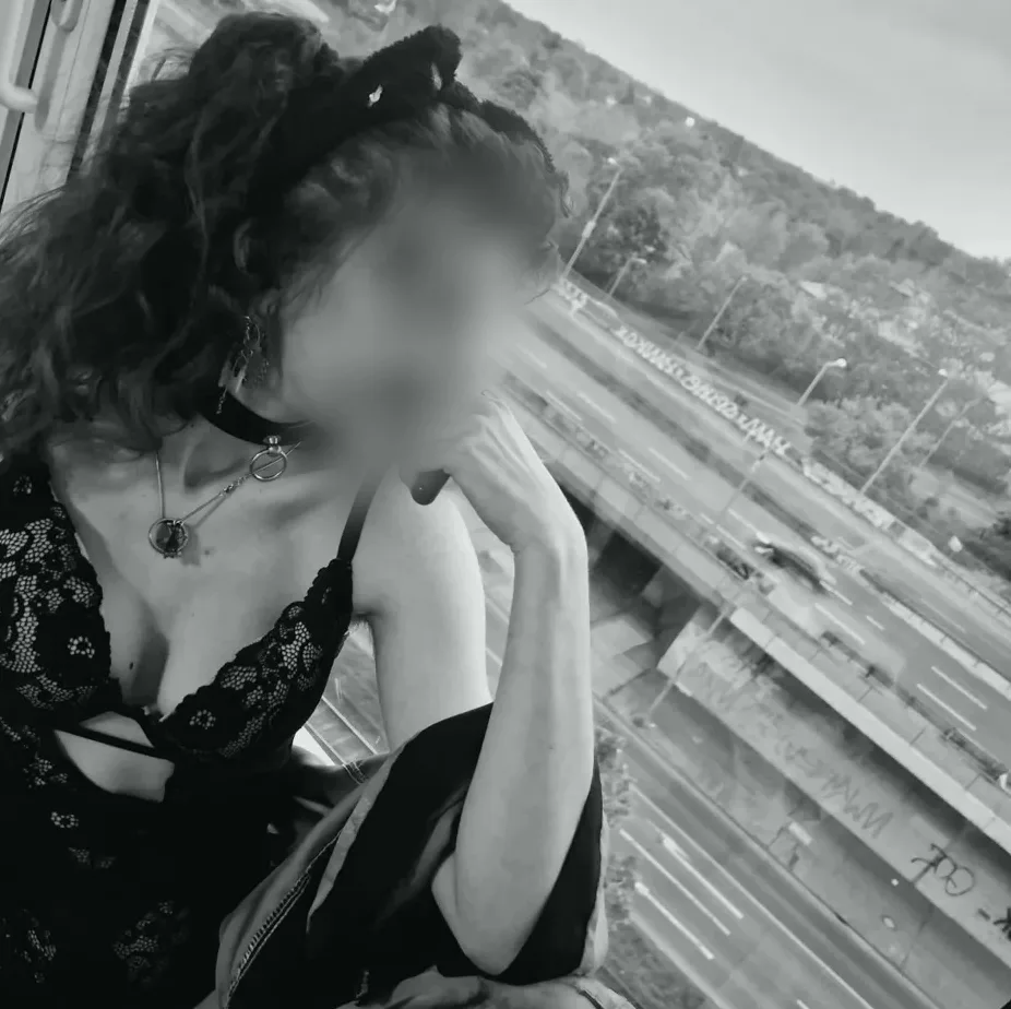 Andrea, 22