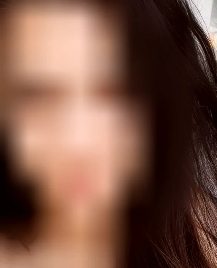 Anna, 28
