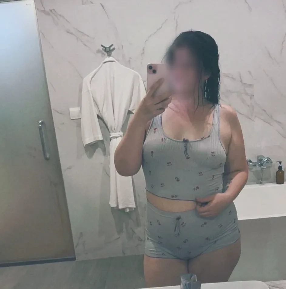 Elisa, 27