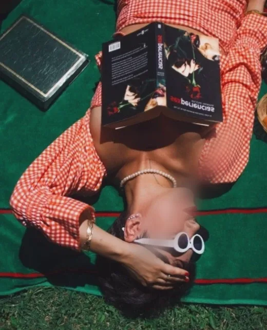 Emily, 33