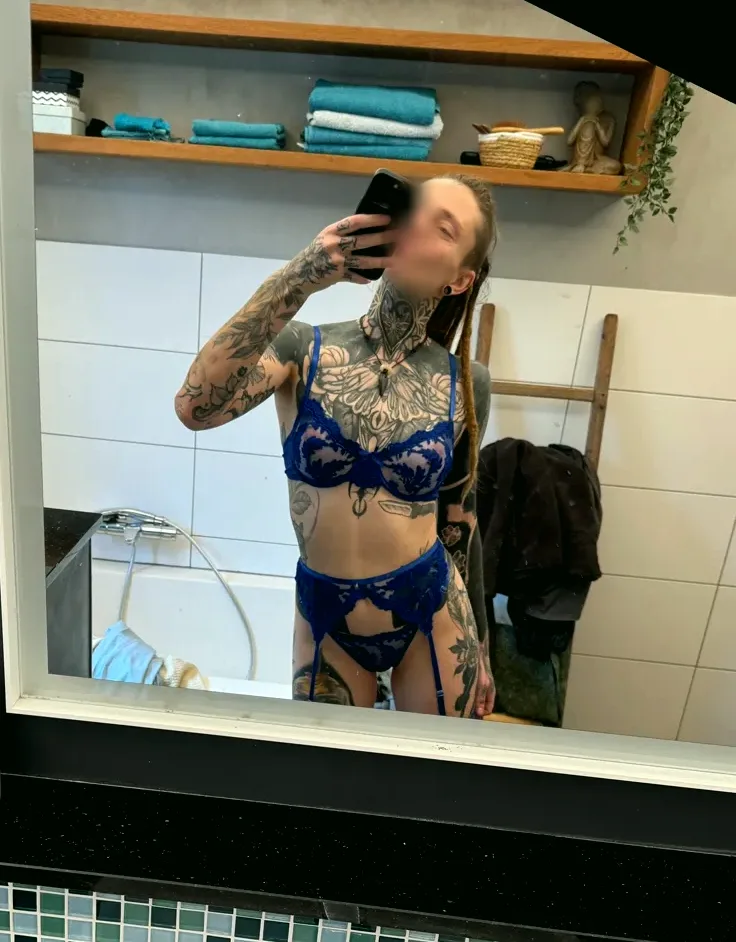 Helena, 30