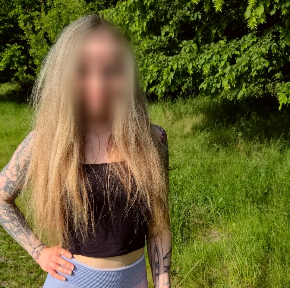 Larissa, 27
