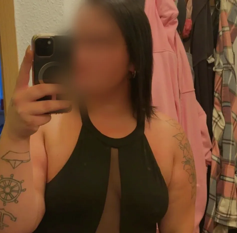 Leonie, 28