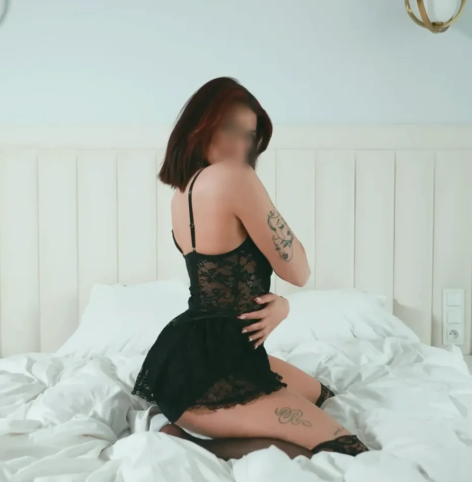 Leonie, 23