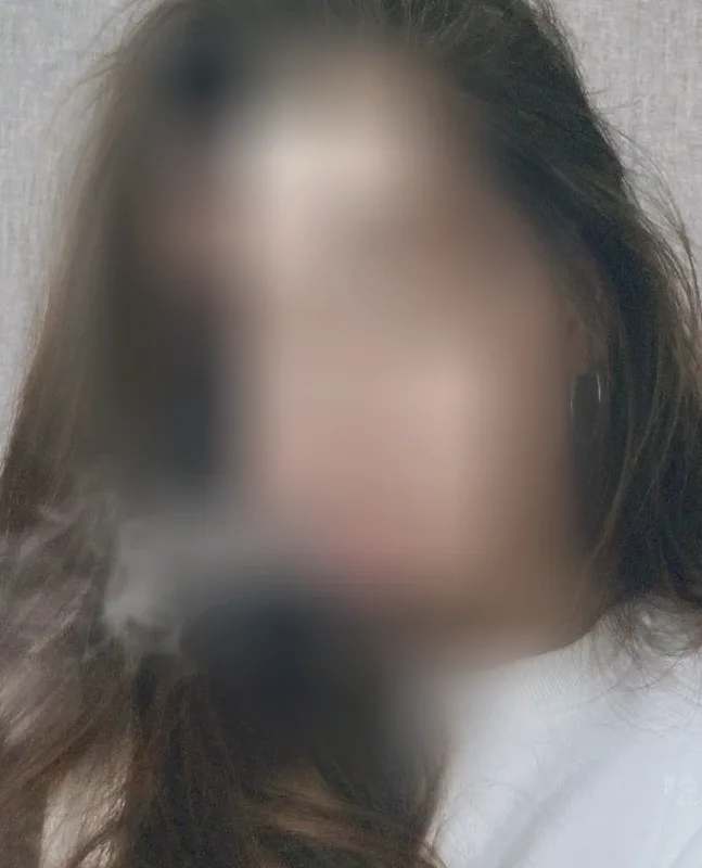Melanie, 21