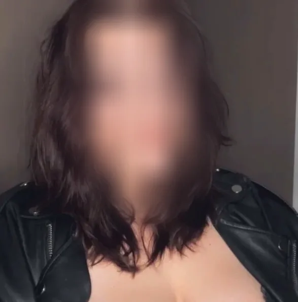Mira, 25
