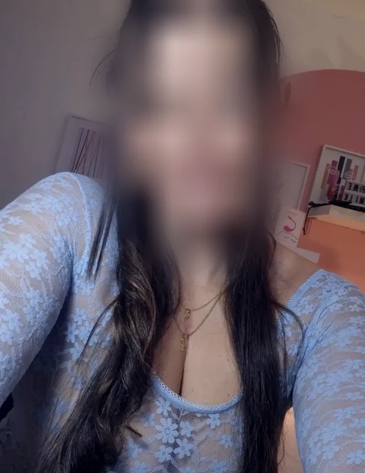 Neele, 33