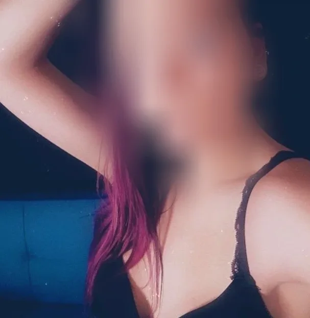 Sabrina, 27