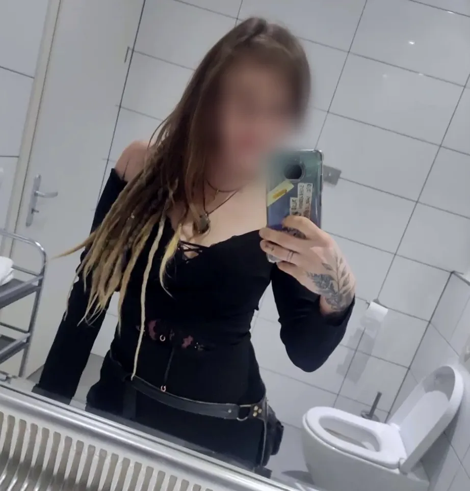 Sarah, 30