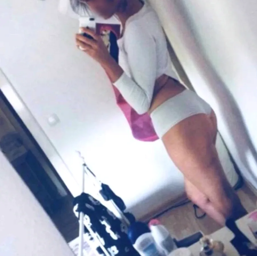 Sina, 31